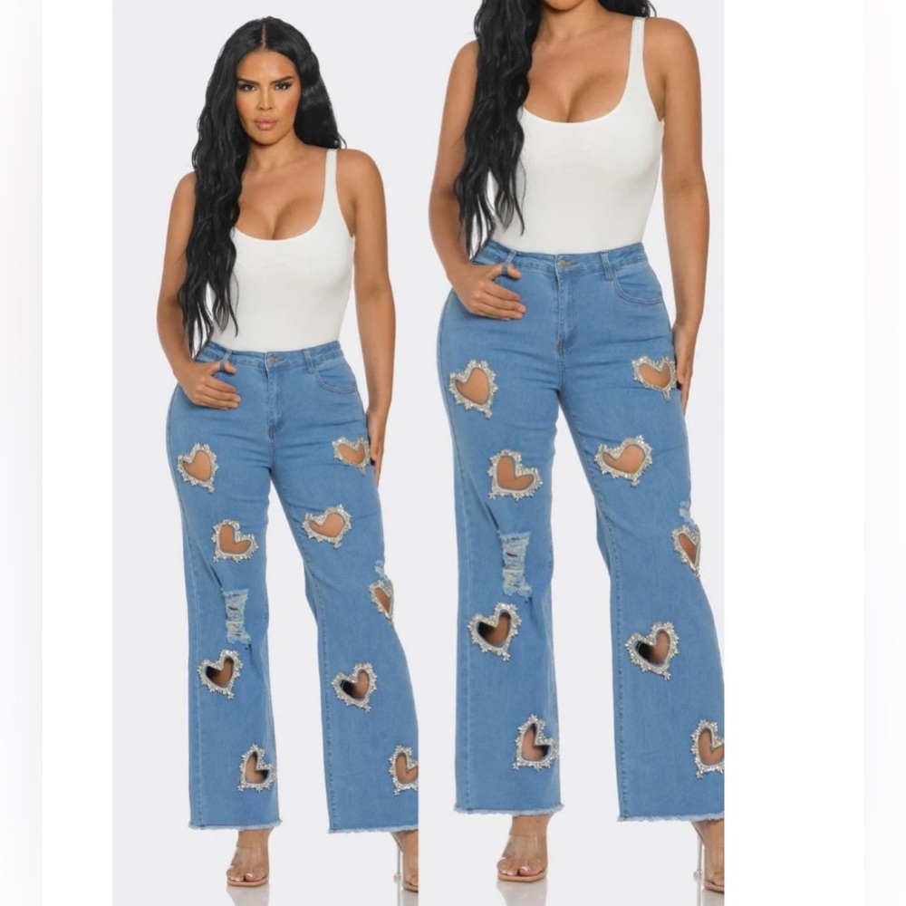 Women's heart distressed rhinestone jeans (NWOT) size :L